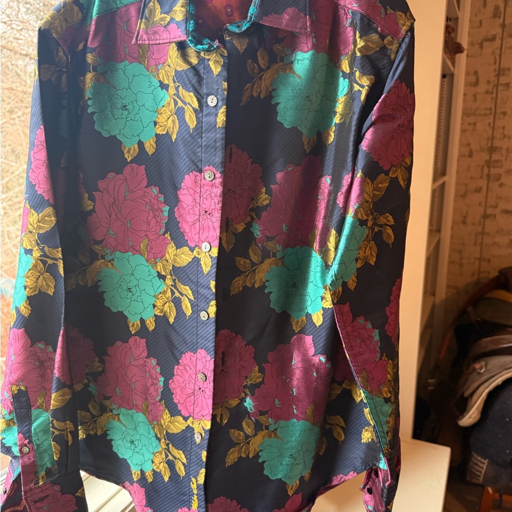 Robert Graham. Floral Button-Up Shirt